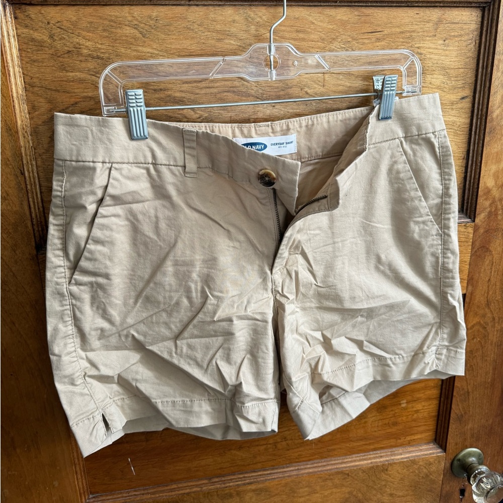 Old Navy Mid ride shorts size 10